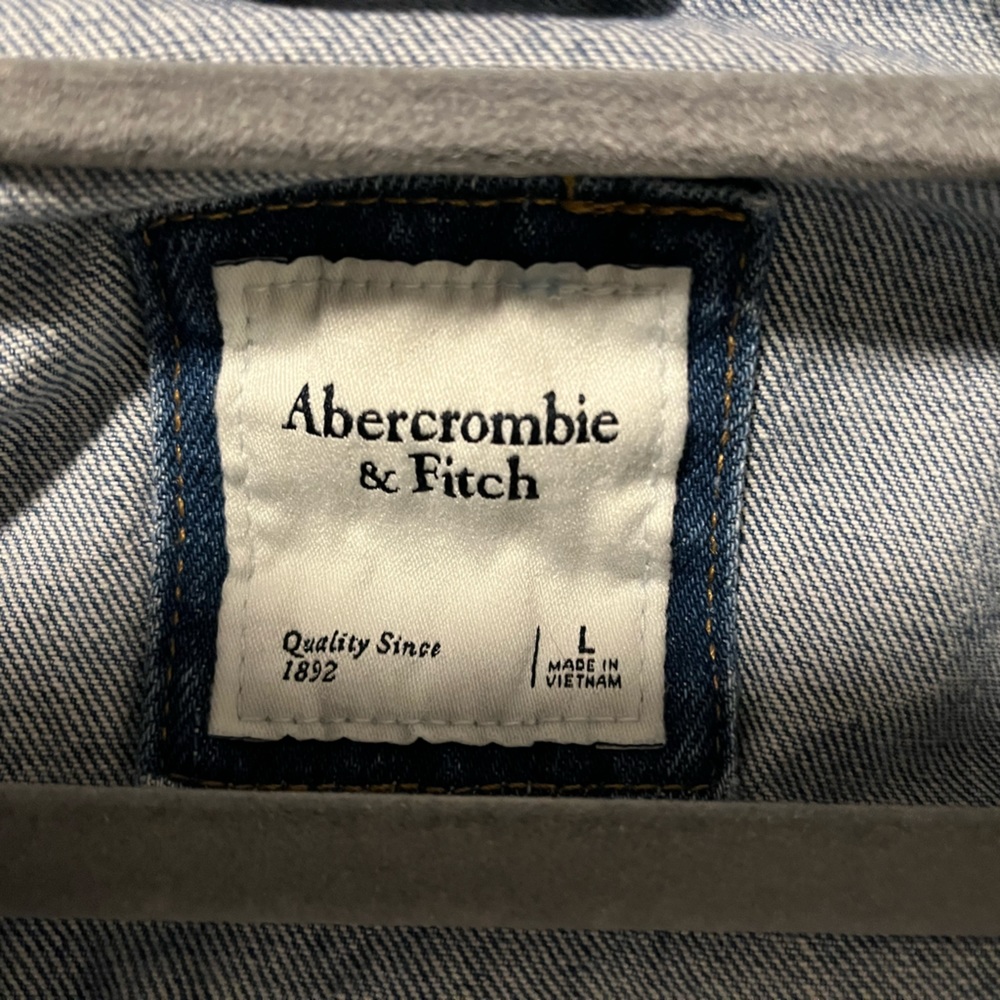 Jean Jacket - Picture 3 of 4